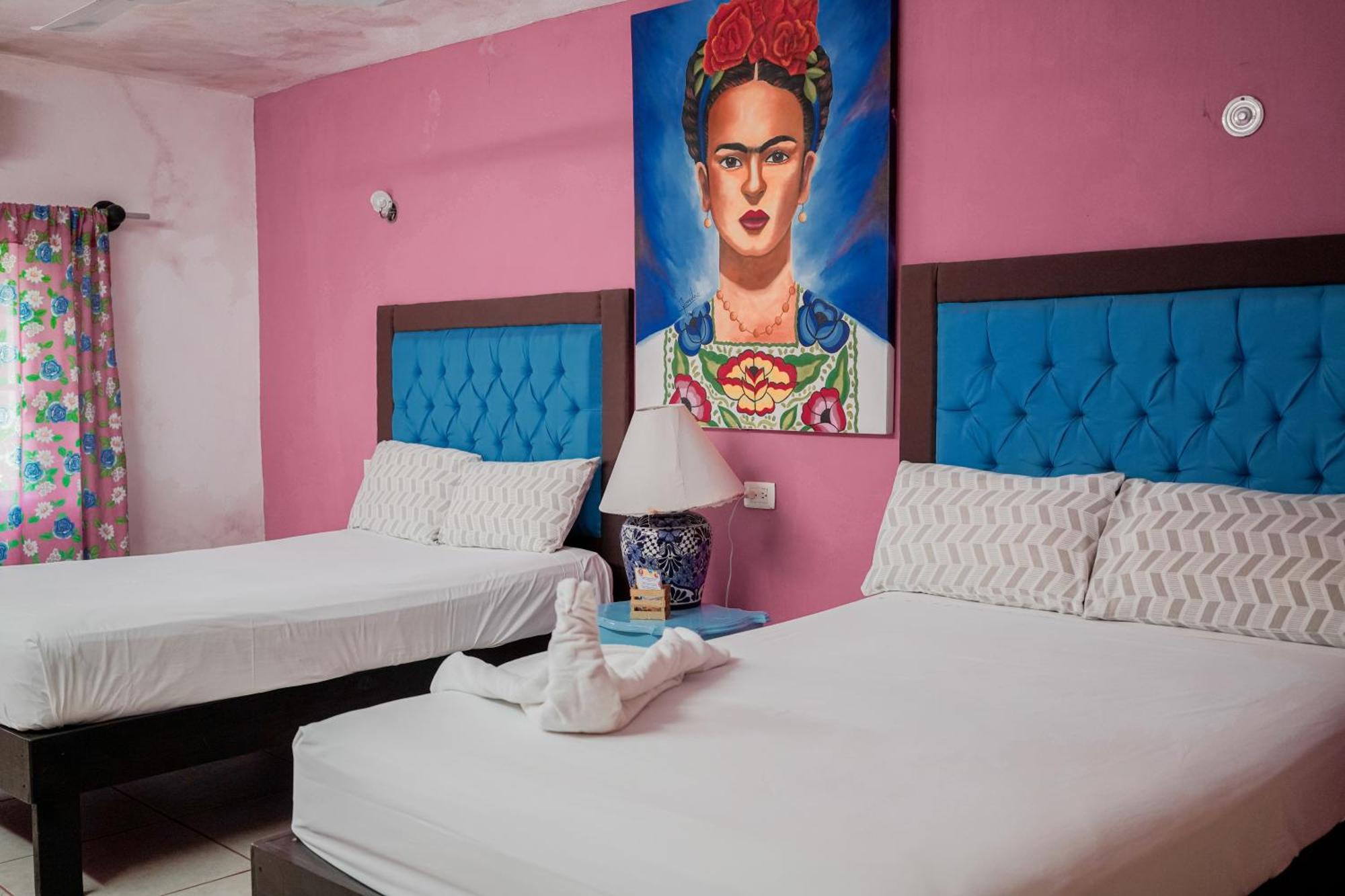 Hostal Tunich Naj & Hotel Valladolid  Rom bilde