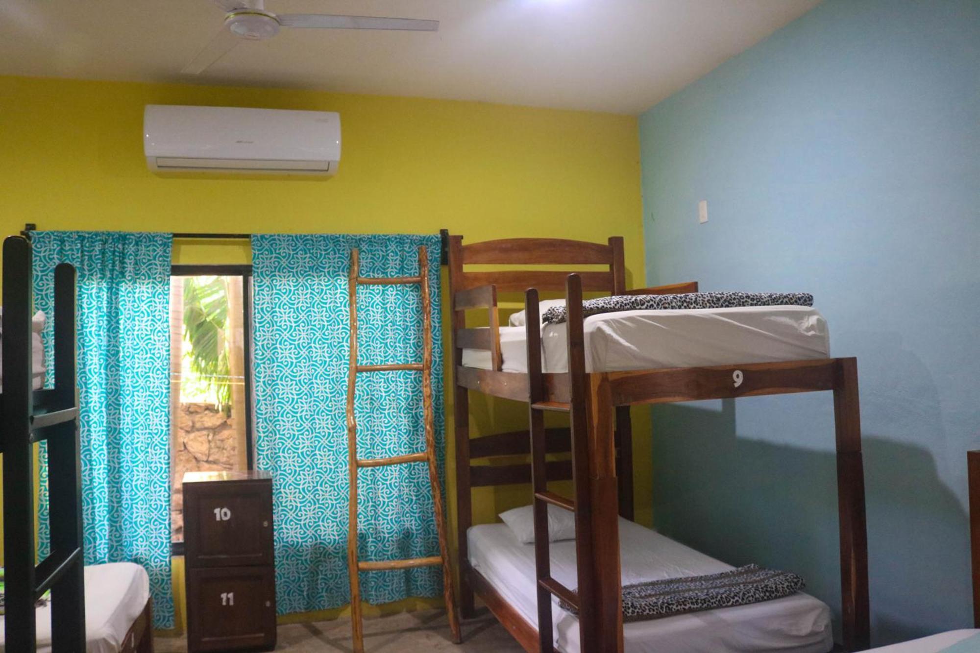 Hostal Tunich Naj & Hotel Valladolid  Rom bilde