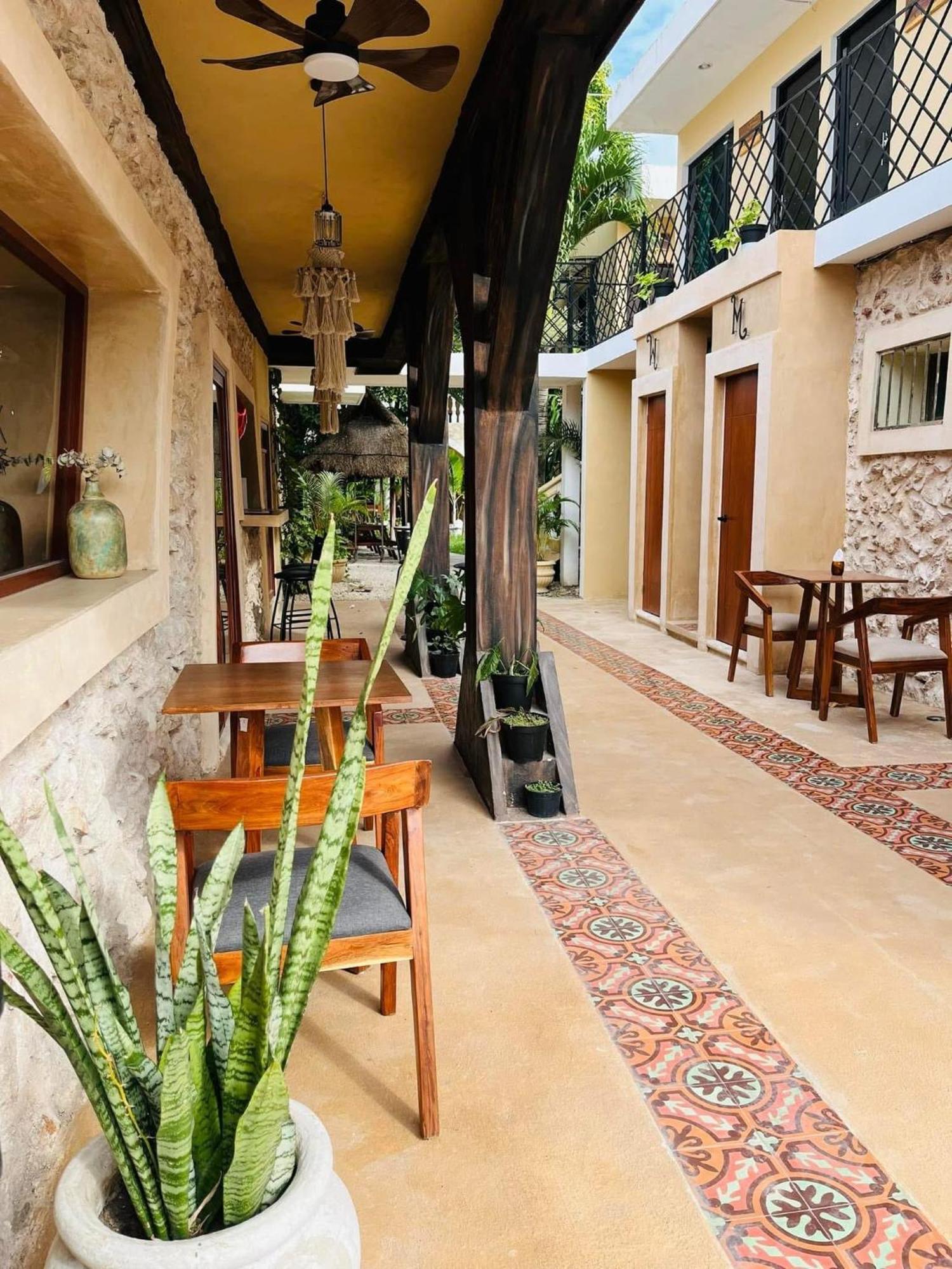 Hostal Tunich Naj & Hotel Valladolid  Eksteriør bilde